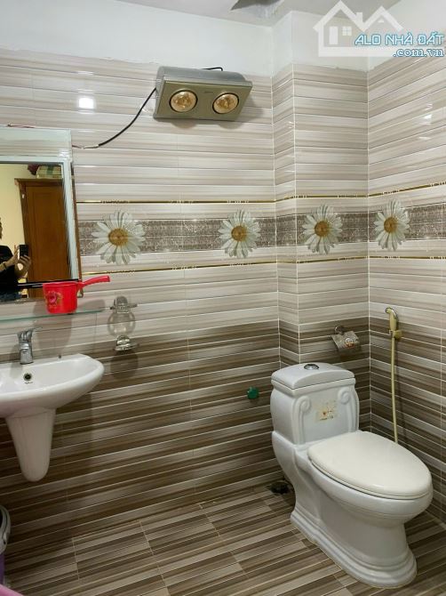 Nhà 4 tầng mặt Bình Than, nhìn sang khu Hub, kinh doanh sầm uất. Võ Cường, Bắc Ninh.