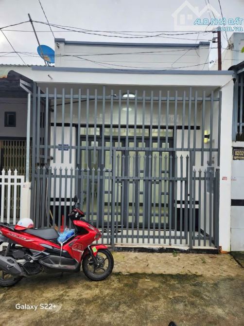 Vay Bank nhiều giờ NGỘP ! Cần bán gấp căn nhà ở Đ. Tân Hiệp 16, Hóc Môn 94m2 SHR giá 920tr