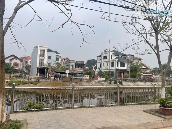 🚨 Tin nóng – Hàng hiếm! Chỉ có 1 lô đất view hồ Mai Hiên cực kỳ đắt giá