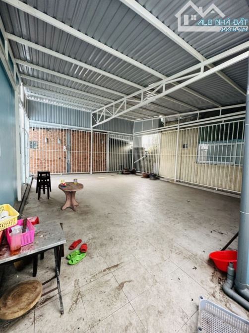 Bán nhà đường Cao Xuân Dục, Q.8, 160m2, 2 tầng, 3PN, 9 tỷ, Sổ Đỏ.