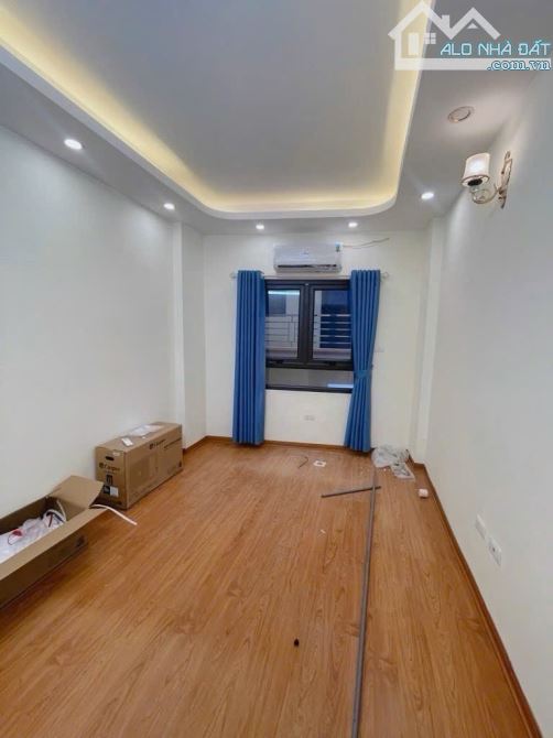 Bán nhà phố Ngọc Thuỵ 35m²- 4 tầng , dân xây, ô tô 7 chỗ, gần Học Viện Hậu Cần