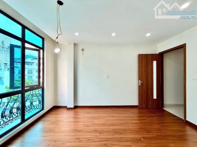 Siêu víp! Bán nhà ngõ 750 kim giang, 57m2 x 5 tầng mặt tiền 6m, dòng tiền 40 triệu/tháng