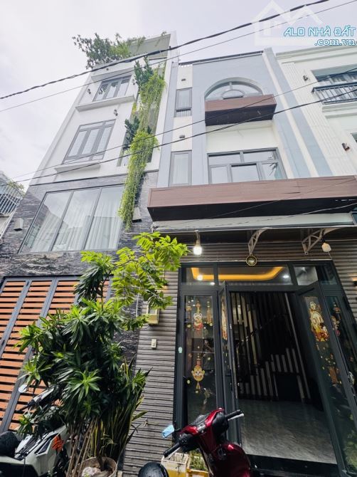 NHÀ ĐẸP NGAY HÒA BÌNH, NHÀ 4 TẦNG XÂY THEO PHONG CÁCH HIỆN ĐẠI, HXH TRÁNH, 4X9, CHỈ 6.3 TỶ