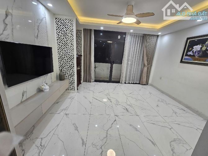 Biệt thự liền kề Bình Minh Garden phố Đức Giang 80m2- 5 tầng- mt 4.5- 18 tỷ hơn, thang máy