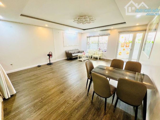 Bán nhà tập thể tầng 1 phố Hoàng Ngọc Phách - Láng Hạ sử dụng 85m2 giá 5,05tỷ(có TL)