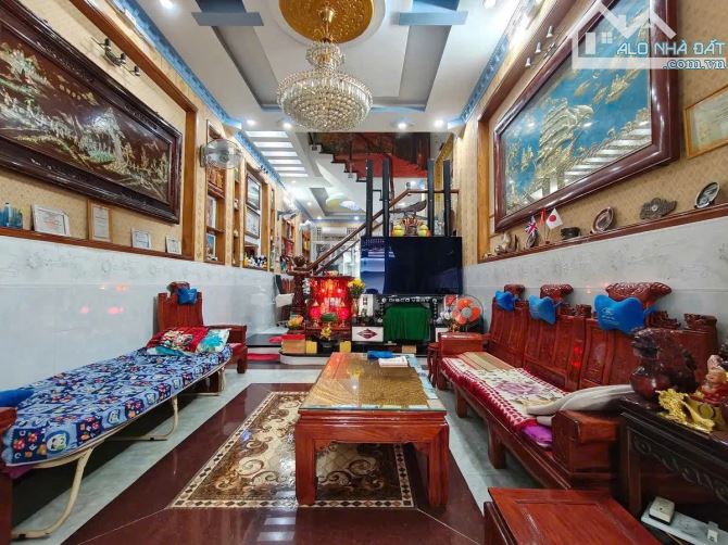 Nhà 4 lầu BTCT đẹp hẻm 331 Phan Huy Ích 68m2 ngang 4m tiện ích gần Emart nhỉnh 8 tỷ.