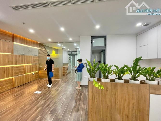 Bán toà nhà Văn Phòng Mặt Phố Kim Mã, Ba Đình, DT 290m2*10T, MT: 11m giá 210 Tỷ
