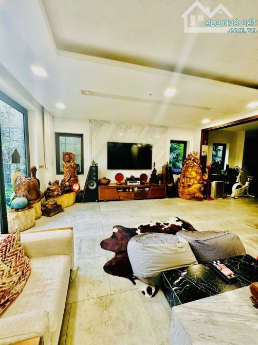 BIỆT THỰ KĐT THÀNH PHỐ GIAO LƯU 209m2  - GẦN HỒ 15HA - GIÁ 80 TỶ. - 10