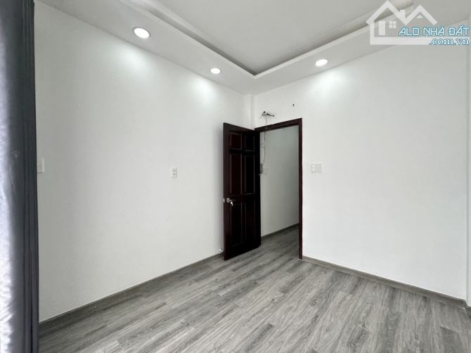 Bán nhà đường 3/2 Q11, 4x12m, 5 tầng, HXH thông, sổ A4, có thể cho người NN thuê - 8.4tỷ - 11