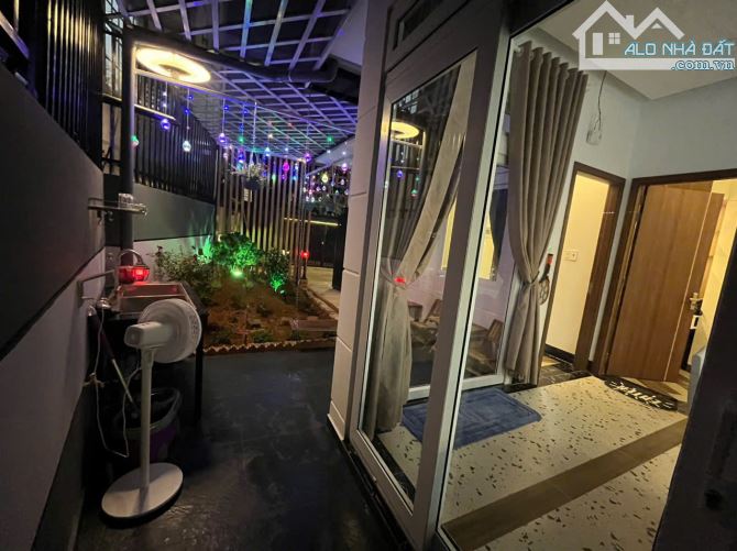 8 TỶ VỚI CĂN VILLA ĐẸP-  GẦN 100M VUÔNG- CÓ SÂN ĐẬU Ô TÔ TRƯỚC NHÀ- THÍCH HỢP NGHỈ DƯỠNG - 11