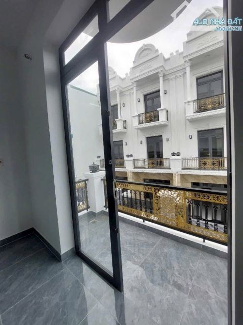 Nhà 2 Lầu 4 x 12m, Ngay Ngã Ba Tân Kim 4 Phòng Ngủ. Sổ Hồng Riêng Giá Rẻ - 11