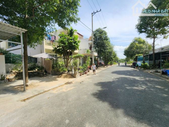 Chủ giảm giá bán 100 triệu còn 3,4 tỷ Nhà 2 tầng đẹp đường 16m – TĐC Đất Lành, Nha Trang - 1