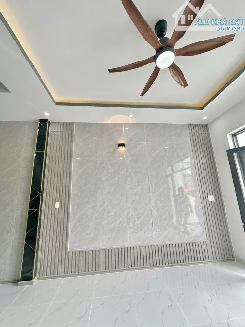 CHỈ 600TR SỞ HỮU NGAY NHÀ 1 TRỆT 1 LẦU MẶT TIỀN KINH DOANH NGAY CUỐI ĐỒNG KHỞI - 1