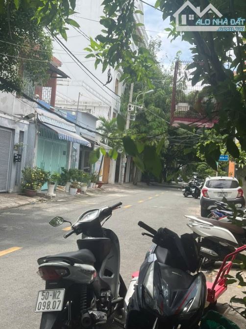Bán nhà MT Phan Chu Trinh Tân Phú 4.2x19m cấp 4 giá 10.5 tỷ TL (gần Nguyễn Hậu) - 1