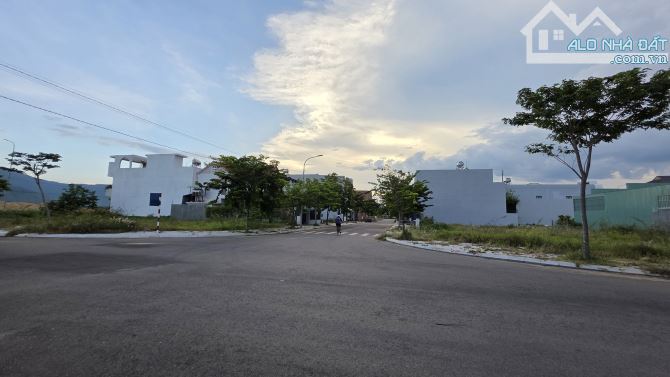 Bán đất khu đô thị mới Phía Nam Quốc lộ 19 Phú Hiệp, Tây Phú DT 120m2