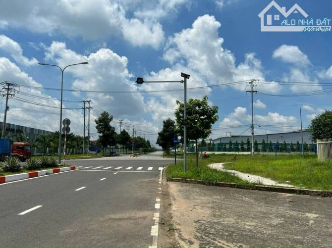 ♦️CẦN CHUYỂN NHƯỢNG LÔ ĐẤT GÓC HAI MẶT TIỀN ,Dt 30.000m2 ( 3 hec) TẠI KCN GIANG ĐIỀN , TRẢ - 1