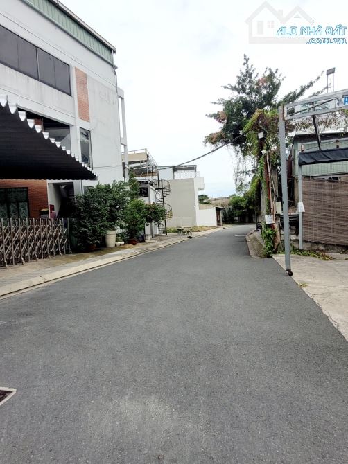BÁN ĐẤT ĐẸP, TRUNG TÂM THỦ ĐỨC, CÁCH PHẠM VĂN ĐỒNG VÀI BƯỚC CHÂN, CHỈ 5.8 TỶ. - 1