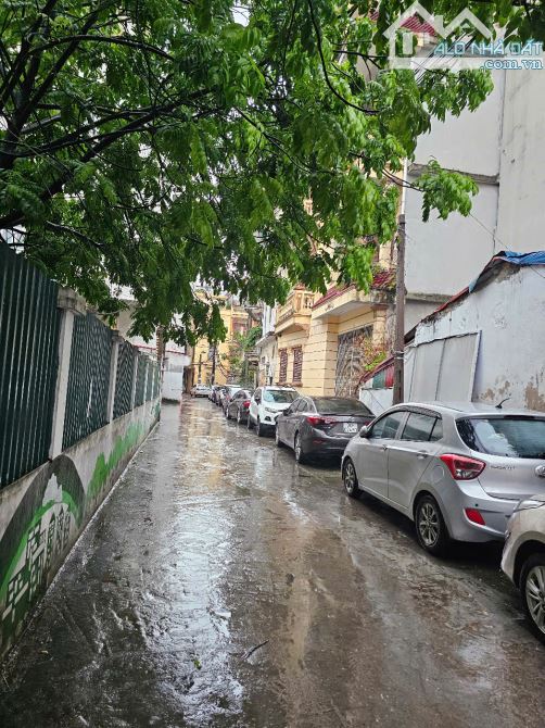 Cô Hương gửi bán nhà 42m 5 tầng Văn Quán, Hà Đông, Ngõ rộng, gần Ô tô, Chỉ hơn 8 tỷ - 1