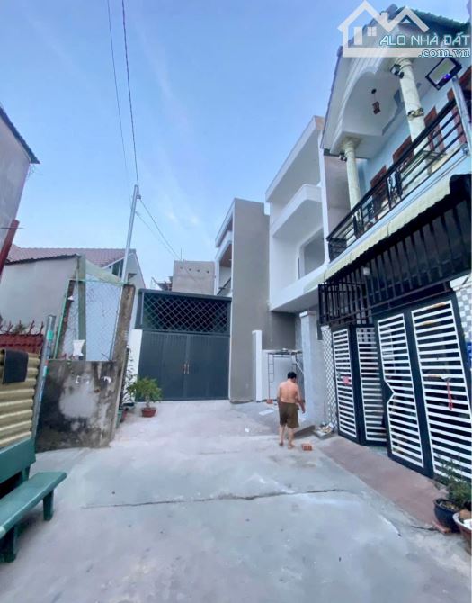 BÁN NHÀ 1 TRỆT 1 LẦU  TẠI P. BỬU HÒA - BH. DT: 4,5x14,7=66,4M2. GIÁ: 2TỶ850 - 1