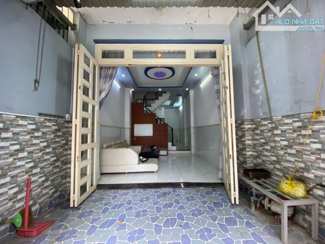 ❄️ Chỉ 3 tỷ 8, nhà 4x14m, 2 lầu, hẻm 6m thông, khu phân lô cao tầng.Hiệp Thành - Quận 12 - 1