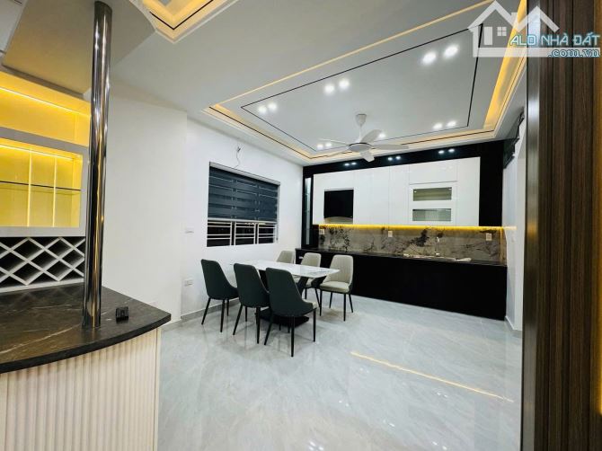 SIÊU PHẨM VILLA LÔ GÓC – PHỐ LẠCH TRAY – XÂY MỚI FULL NỘI THẤT NHẬP KHẨU - 1