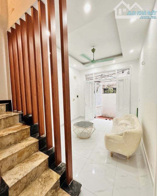 NHÀ LẠC LONG QUÂN- VIEW HỒ TÂY- SÁT Ô TÔ ĐỖ- 42M- 5 TẦNG- HƠN 7 TỶ - 1