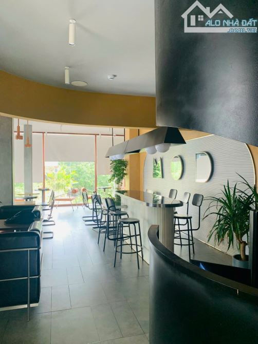 Căn góc 3 mặt tiền thông thoáng Nguyễn Trọng Tuyển Q.PN, 4.85x16.5m - 3 Lầu - Nội thất sẵn - 1