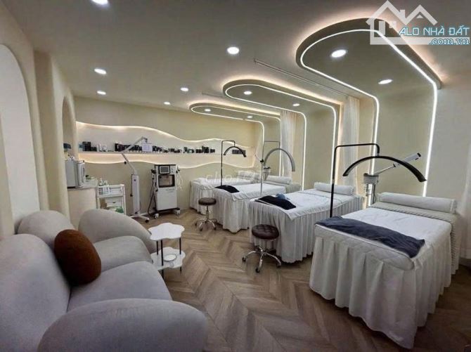 CHO THUÊ NHÀ MẶT TIỀN 212C TRẦN HƯNG ĐẠO, Q1 - 4X20 NỞ HẬU 5,4M - GIÁ TỐT 85 TR/TH - 1