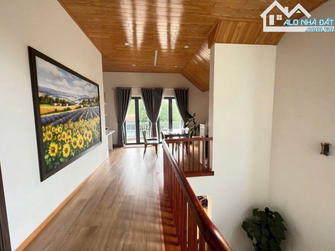 BIỆT THỰ 3 MẶT TIỀN KHU YÊN TĨNH CÁCH TRUNG TÂM CHỈ 1KM - 1