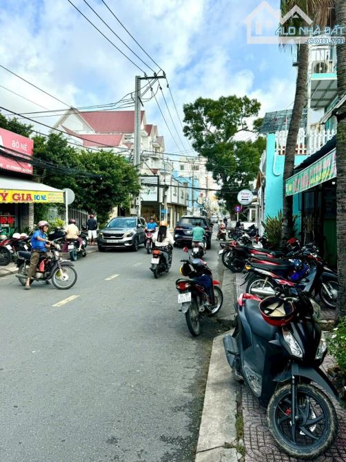 E cần chuyển nhượng lại khu nhà đất như hình quý khách hàng có nhu cầu liên hệ e thành - 1