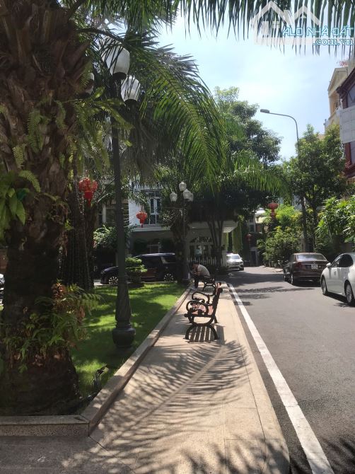 Bán biệt thự phố khu Compoud đường Cộng Hòa Q.Tb, DT: 12x 20m ( 240m2 ) Giá chỉ 49 tỷ tl - 1