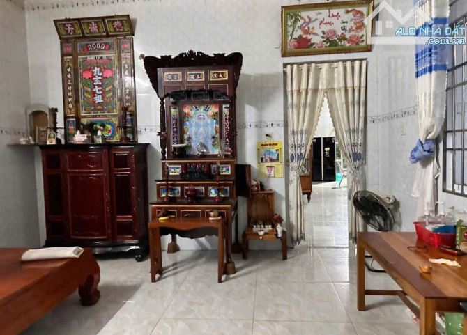 Già Cần Chuyển Đinhj cư Bán nhanh Căn nhà ở Thị Xã Trảng Bang 670triêu Sổ Hồng Riêng 387m2 - 1