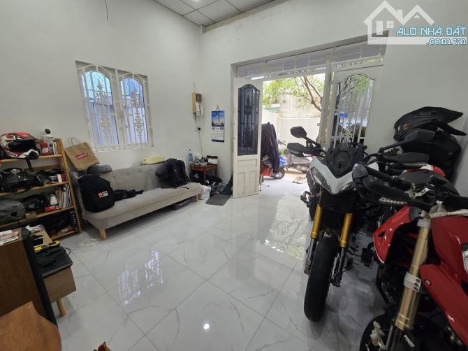 Nhà rộng 113m² giá 3.3 tỷ Linh Xuân, hẻm thông, khu an ninh yên tĩnh - 1