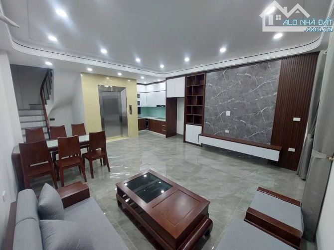 Bán Nhà Phố Cổ Linh 48m2 6T, MT 5.1m, Thang Máy, Ô Tô đỗ Cổng, Full Nội Thất 11 Tỷ - 1