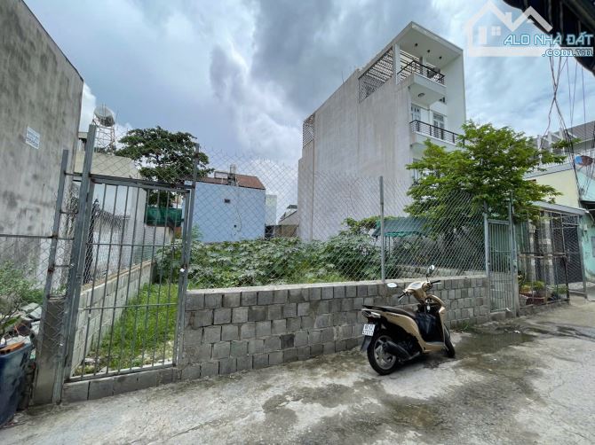 Bán lô đất ngang 8.5m cực đẹp ngay kế bên trường Hoa Lư, ngã tư Thủ Đức. Giá cực kỳ tốt. - 1