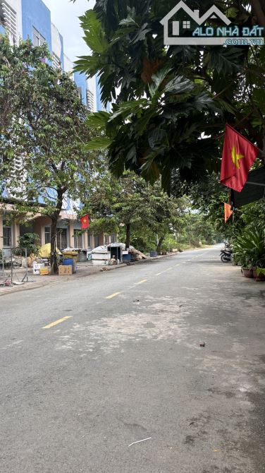 Đất đối điện siêu thị co.opmart vĩnh lộc B đường số 8 và 3A - 1