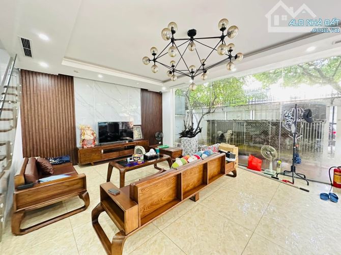 BÁN BIỆT THỰ KHU ĐẤU GIÁ TỨ HIỆP THANH TRÌ - 215M 4T MT 14M - Ở SƯỚNG HÀNG XÓM QUAN CHỨC - 1