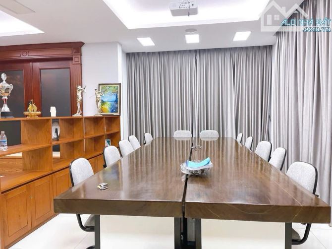 Biệt thự Víp! Giá tốt! Hiếm! Biệt thự đơn lập 250m2 x 5 tầng MT:28m lô góc kinh doanh - 1