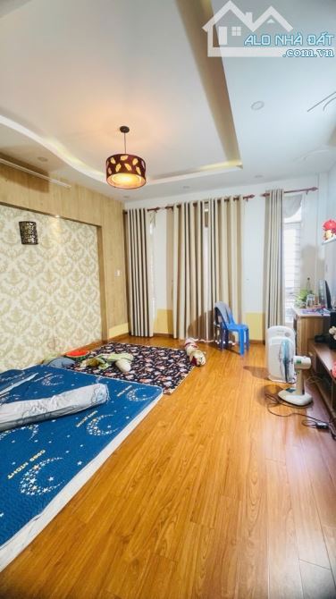 HIẾM QUÁ HIẾM - DIỆN TÍCH RỘNG -KẾT CẤU 4TẦNG -NỘI THẤT XỊN-GIÁ TỐT NHẤT KHU VỰC - 1