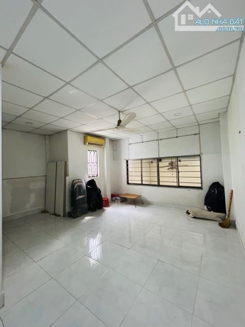 Bán nhà 2 tầng phường Tân Phú (cách Phú Mỹ Hưng 2 phút); 5x11m (3PN); không ngập nước; SHR - 1
