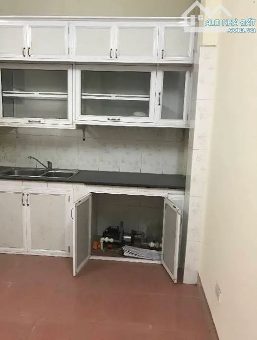 Bán nhà mặt ngõ Phạm Thận Duật, ô tô đỗ cửa, kinh doanh, dân xây khung cột chắc chắn - 1