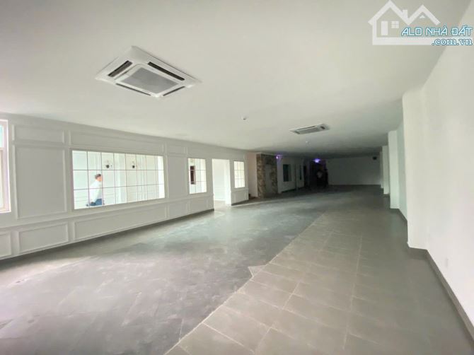 Bán tòa nhà văn phòng mặt tiền Cộng Hòa, Tân Bình, DT 11 x 25m, HĐT 260tr/tháng. Giá 99 tỷ - 1