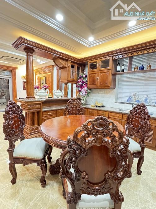 Bán biệt thự khu compound Nguyễn Văn Hưởng, Thảo Điền, DT 15x26m. Giá bán chỉ 86 tỷ - 1