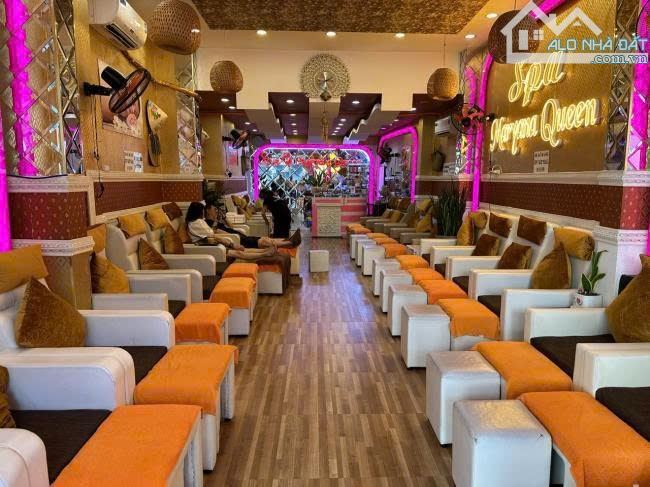Bán nhà 2 tầng đường Nguyễn Thị Minh Khai cách biển 200m đang cho thuê 80 triệu / 1 tháng - 1