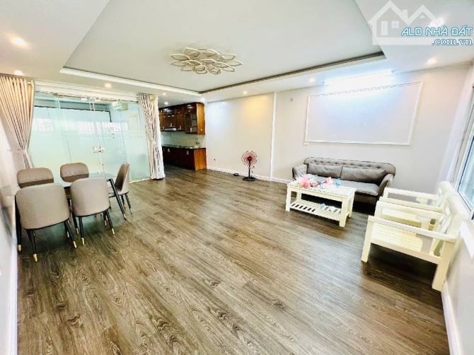 Bán nhà tập thể tầng 1 phố Hoàng Ngọc Phách - Láng Hạ sử dụng 85m2 giá 5,05tỷ(có TL) - 1