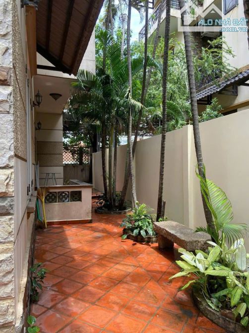 Siêu phẩm căn biệt thự ngang khủng 13m dài 20m - 3 lầu- Lê Đức Thọ, P6, Gò Vấp - giá 20 tỷ - 12