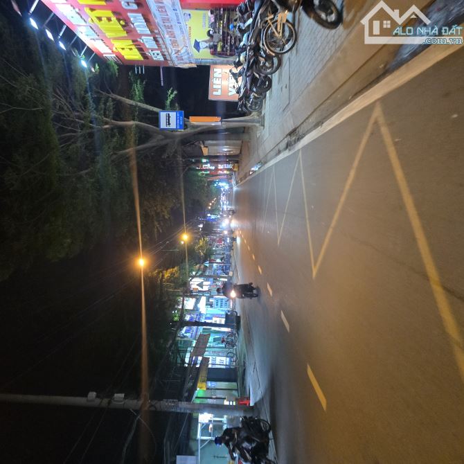 BÁN ĐẤT TẶNG NHÀ DT 85M2 CHỈ 2,78 TỶ MẶT TIỀN HXH NGUYỄN VĂN TẠO, NHÀ BÈ - 2