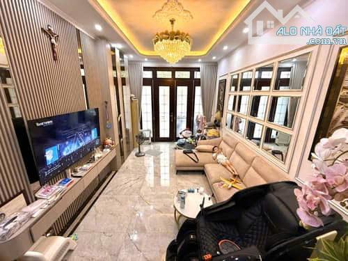 18,3 tỷ, 75m2 siêu phẩm TT Hai Bà Trưng – gara – nội thất cao cấp – kinh doanh, 2 thoáng, - 2