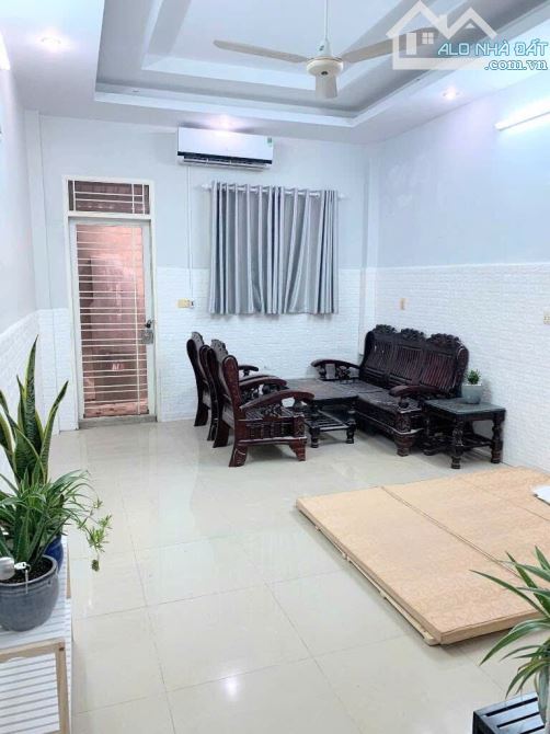 Nhà trọ 2 tầng, Nguyễn Thị Thập, Quận 7. DT 75m2, ngang 5m, dòng tiền khủng. Chỉ 8 tỷ