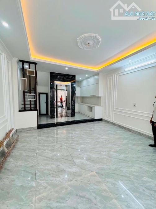 Bán nhà 6 tầng thang máy phường Việt Hưng, TC 7-8 tỷ - 2